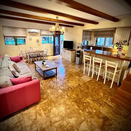 Ένας Ευχάριστος Χώρος Με Πισίνα Villa Porto Rafti Luaran gambar